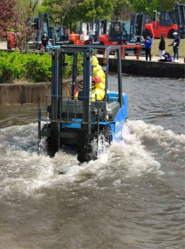 Электрический погрузчик DOLPHINLIFT DLE 30 DX 33